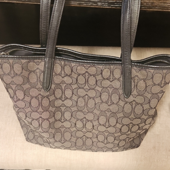 Coach Black and Gray Signature Tote With Full Size Wallet! Great Gift! - Picture 6 of 8